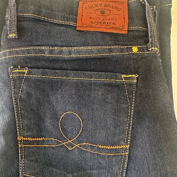 Lucky Brand- "Sofia Boot" Jeans Medium Huston Wash Slight
Distressing- Size 6/28 - Picture 2 of 13